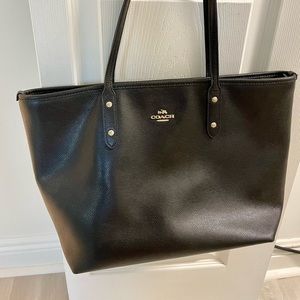 Coach Leather Handbag/Tote Purse in Very Good Condition